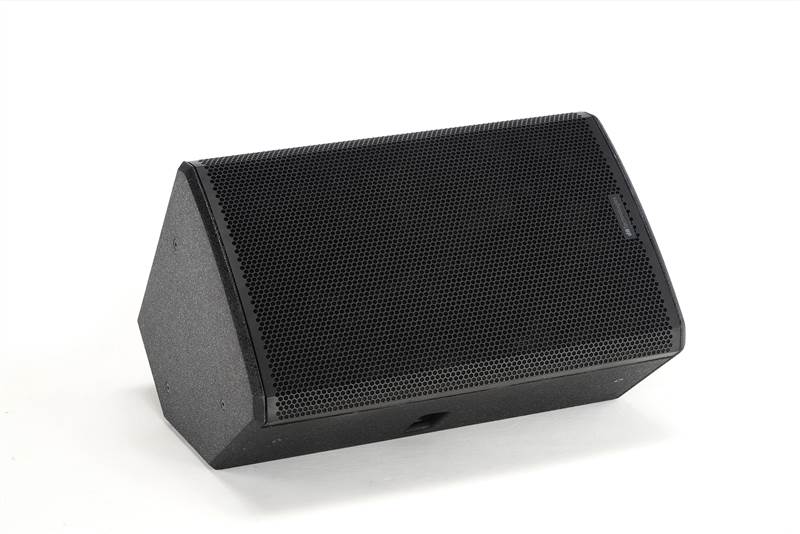 DB LVX P15 monitor 26 11 18 DSC3194