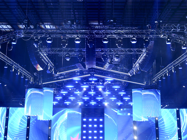 Sound Reinforcement for a Live TV Casting Show - P1060717