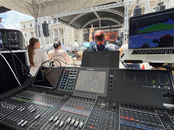  - Clamor-de-Dios_At-FOH-2