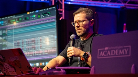 Josh Rogosin’s Masterclass captivates Bologna with two days of technique, creativity, and immersive live-recording sessions.