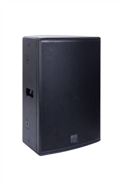 DVX P15 tre quarti