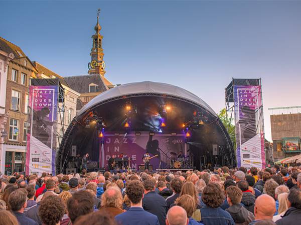  - MarcusMiller-jazz_in_Duketown_MARCUS-SCHEUERMANN_DIGITAL-ARTIST-4805-1