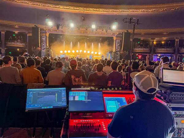 The Rave / Eagles club - Ashton-Parsons-Cage-FOH-copia-1