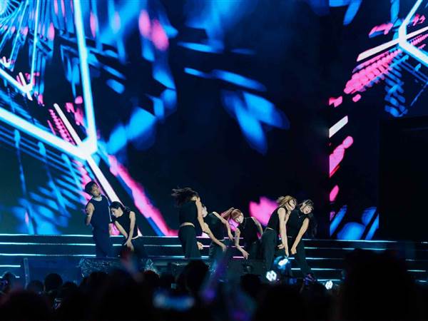  - 2f96dfb8-3bc5-420c-8d2c-5199f10eb9a8