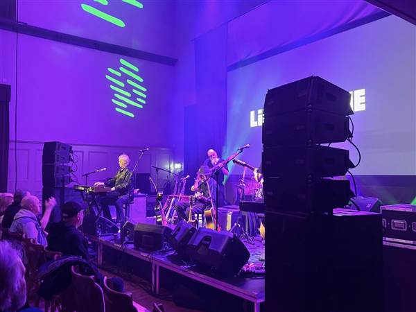  - 04-ViO-L1608-e-S218-LiNDiSFARNE-Show